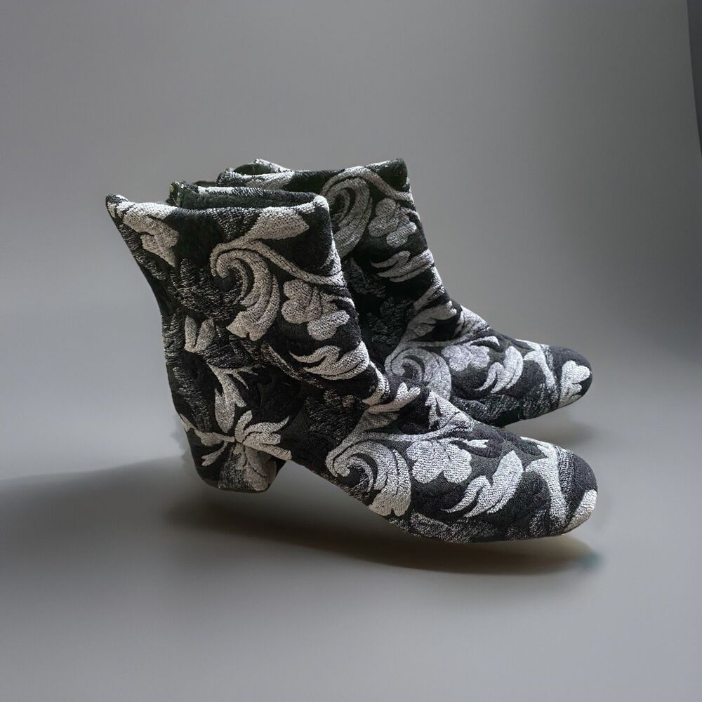 Free People Silver Black Leaf Scrolls Tapestry Textile Zip Booties US 6.5